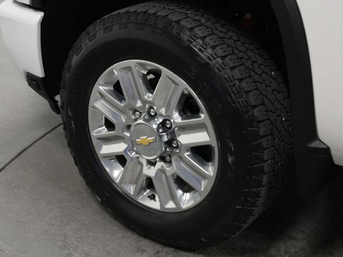 Used 2024 Chevrolet Silverado 3500 High Country w/ Technology Package AWD/4WD image 10