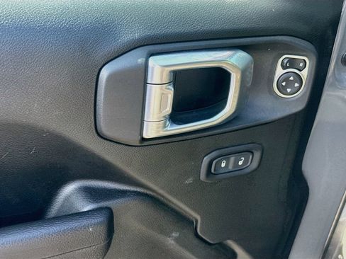 Certified 2023 Jeep Wrangler Unlimited w/ Sun & Screen Package AWD/4WD image 19