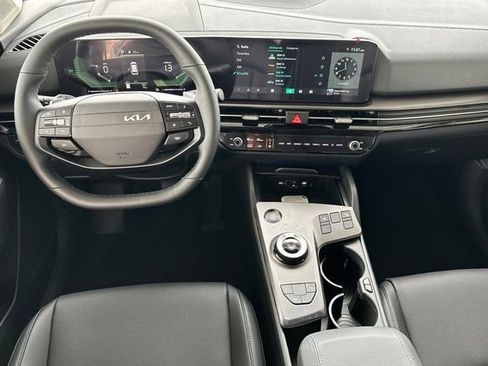 New 2026 Kia Sportage EX image 16