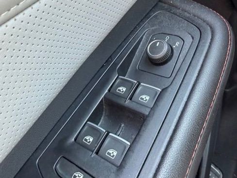Used 2024 Volkswagen Atlas Peak Edition SE AWD/4WD image 16