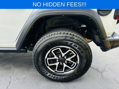 Used 2024 Jeep Wrangler Unlimited Rubicon AWD/4WD image 8