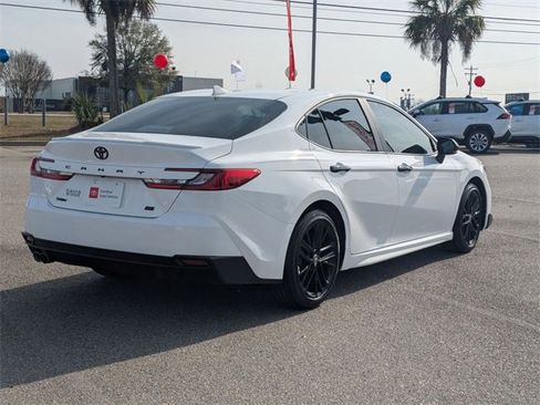 Certified 2025 Toyota Camry SE image 3