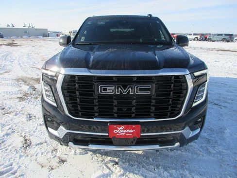 New 2026 GMC Yukon XL Denali w/ Denali Reserve Package image 10