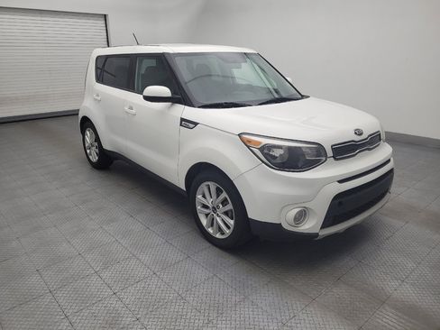 Used 2019 Kia Soul + FWD image 11
