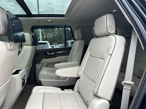 Used 2021 GMC Yukon Denali w/ Denali Premium Package image 20