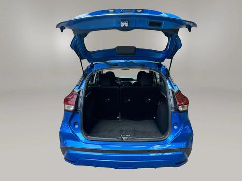 Used 2021 Nissan Kicks S FWD image 9
