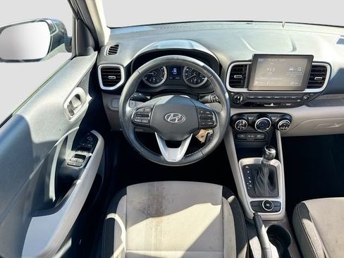Used 2022 Hyundai Venue SEL FWD image 21