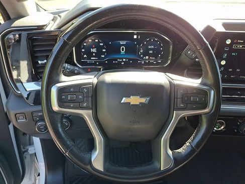 Certified 2022 Chevrolet Silverado 1500 LT AWD/4WD image 19