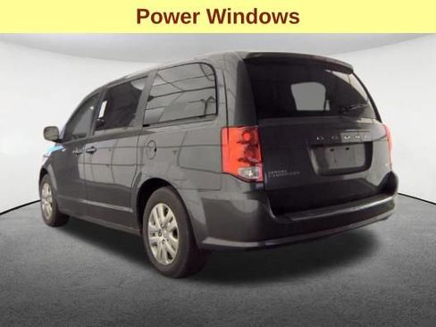 Used 2018 Dodge Grand Caravan SE w/ UConnect Hands-Free Group FWD image 8