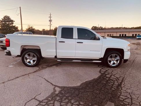 Used 2017 Chevrolet Silverado 1500 Custom w/ Custom Convenience Package image 8