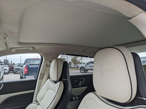 Used 2017 Lincoln Continental Black Label w/ Rear-seat Package image 20