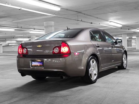 Used 2010 Chevrolet Malibu LT w/ HFV6 Engine Package image 7