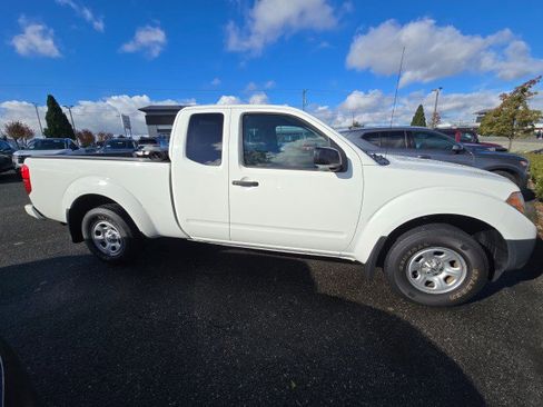 Used 2021 Nissan Frontier S image 3