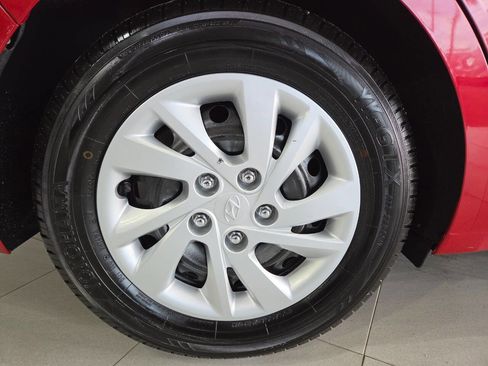 Used 2019 Hyundai Elantra SE FWD image 10