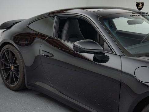 Used 2021 Porsche 911 Carrera image 3