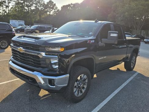 Used 2024 Chevrolet Silverado 2500 LT AWD/4WD image 14