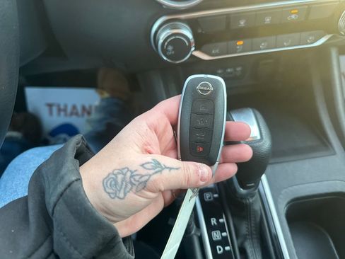 Used 2025 Nissan Sentra SV image 27