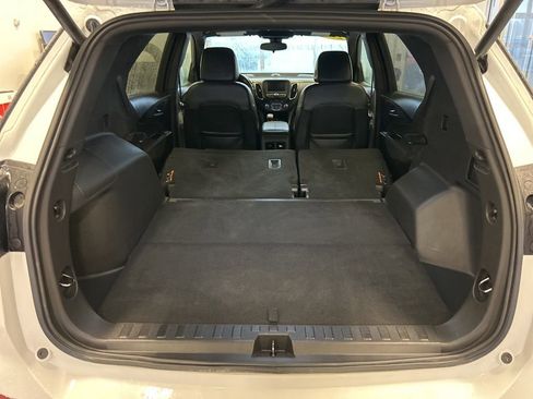 Used 2023 Chevrolet Equinox RS image 32