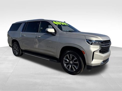 Used 2022 Chevrolet Suburban LT w/ LT Signature Package image 11