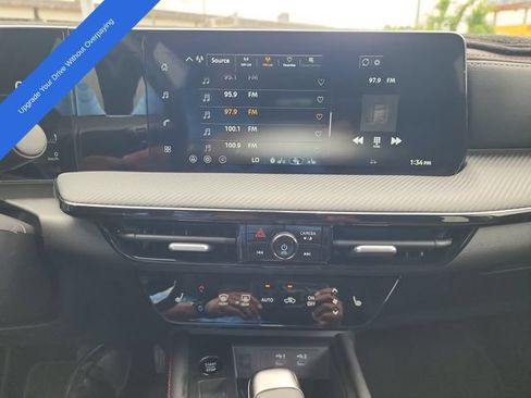 Used 2026 Nissan Kicks SR w/ SR Premium Package FWD image 17