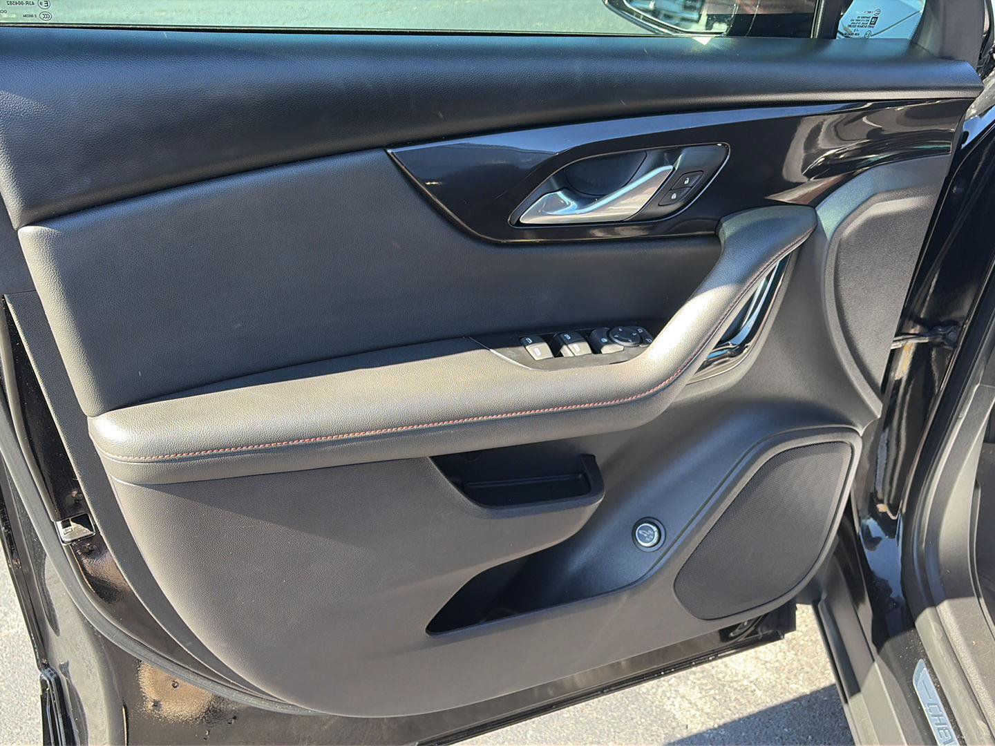 Used 2019 Chevrolet Blazer RS w/ Sun and Wheels Package FWD image 9