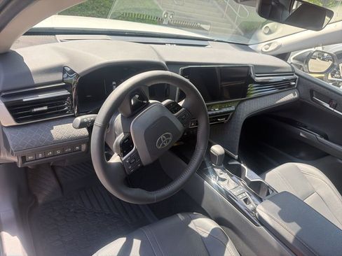 Used 2025 Toyota Camry XLE w/ Premium Plus Package image 3