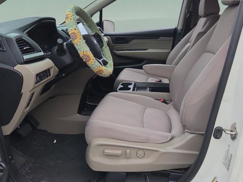 Used 2019 Honda Odyssey EX image 8