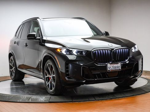 Certified 2025 BMW X5 xDrive50e w/ Executive Package image 3