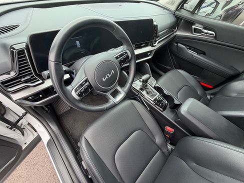 Used 2024 Kia Sportage EX image 7