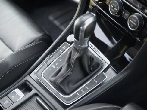Used 2015 Volkswagen Golf R 4-Door AWD/4WD image 44