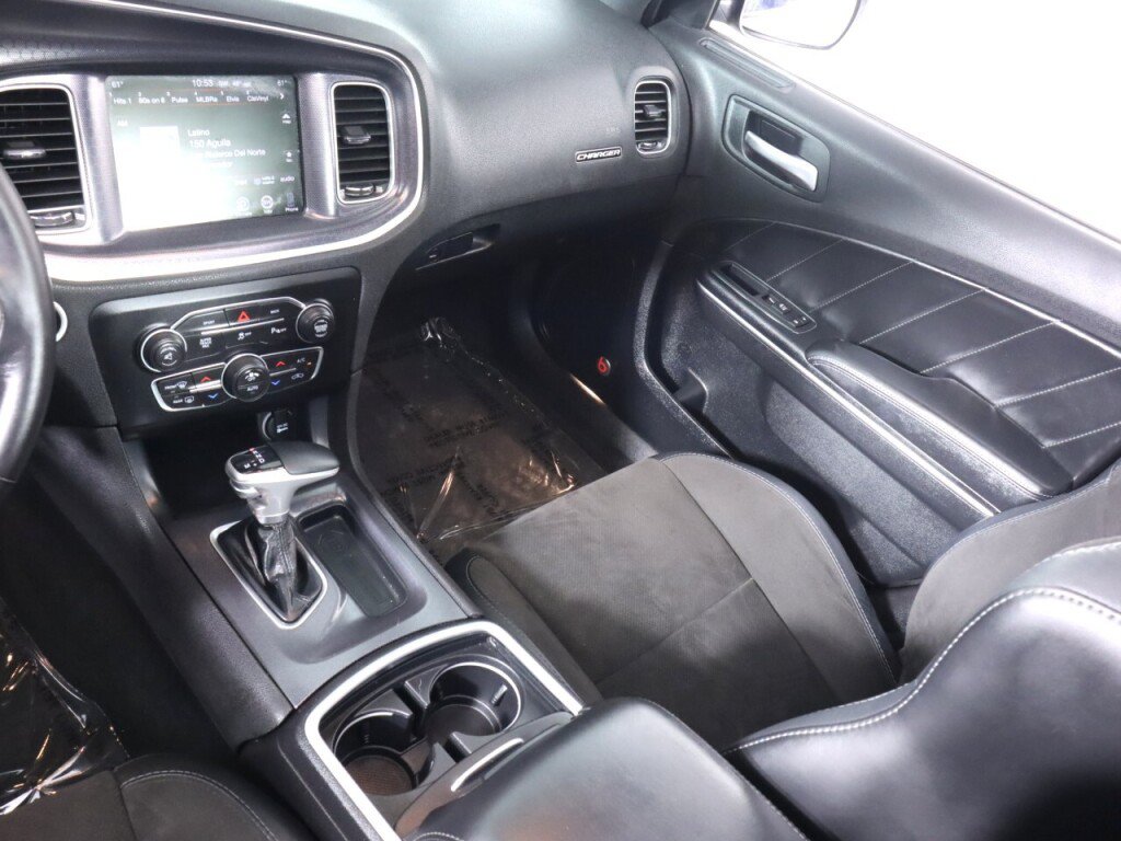 Used 2015 Dodge Charger R/T RWD image 33