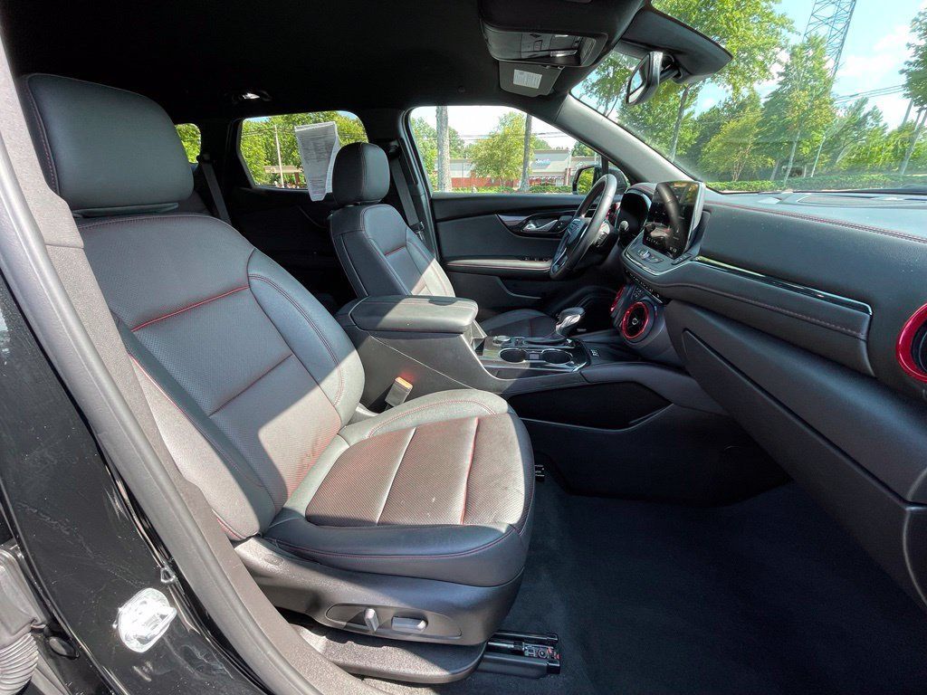 Used 2025 Chevrolet Blazer RS FWD image 33