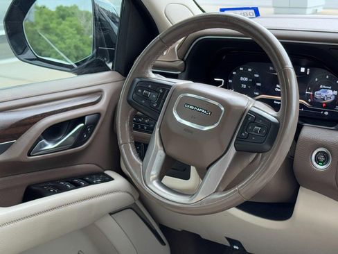 Used 2022 GMC Yukon Denali AWD/4WD image 16