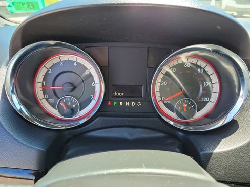 Used 2016 Dodge Grand Caravan SE FWD image 7
