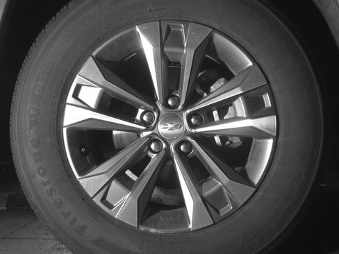 Used 2025 Chevrolet Equinox LT FWD image 13