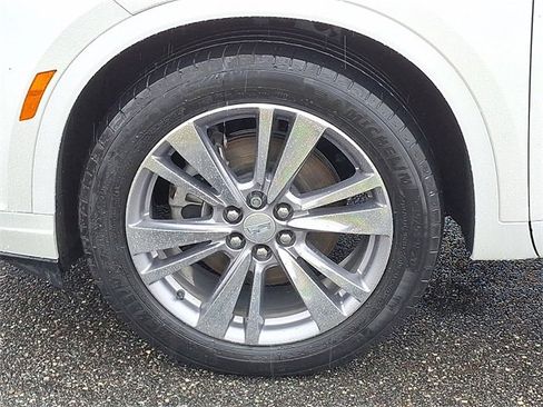 Certified 2023 Cadillac XT6 Premium Luxury image 28