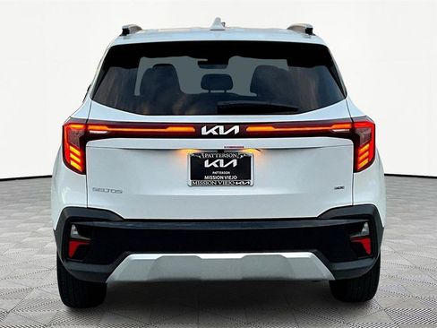 Certified 2025 Kia Seltos S image 4