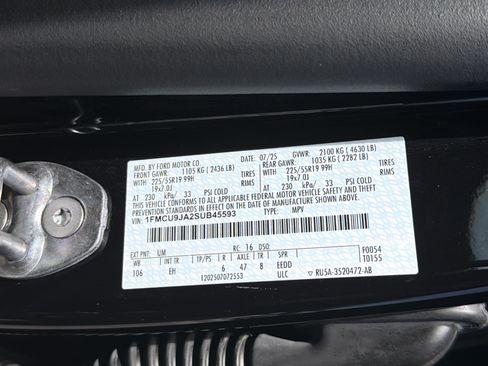 Used 2025 Ford Escape Platinum AWD/4WD image 31