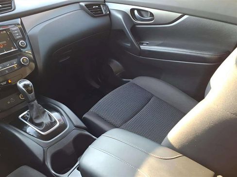 Used 2020 Nissan Rogue Sport S image 12