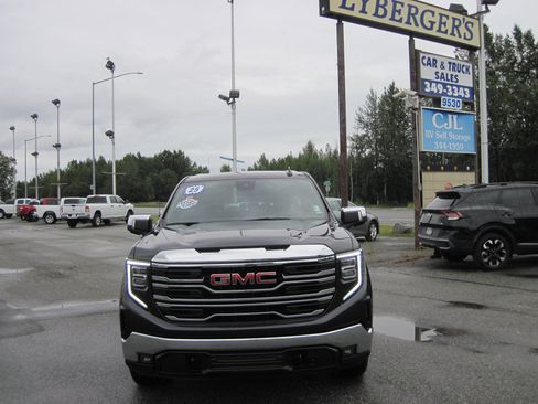 Used 2025 GMC Sierra 1500 SLT AWD/4WD image 1