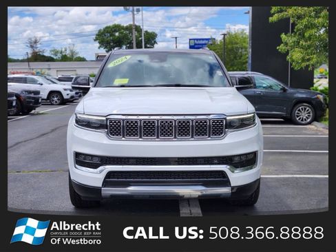 Used 2024 Jeep Grand Wagoneer L Series III AWD/4WD image 8