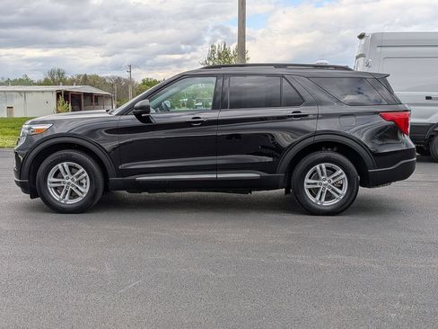 Used 2024 Ford Explorer XLT w/ Equipment Group 202A AWD/4WD image 4