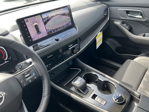 New 2026 Nissan Rogue Platinum image 20