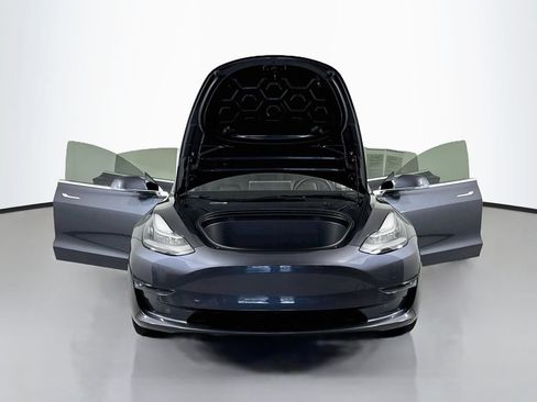 Used 2018 Tesla Model 3 Mid Range RWD image 27