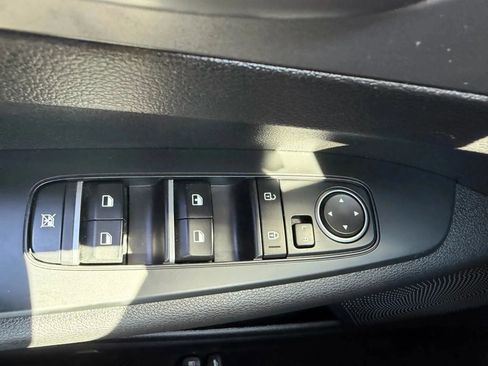 Used 2021 Kia Forte LXS FWD image 24