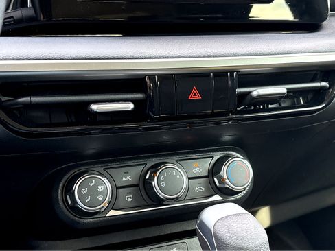 Certified 2025 Nissan Kicks S image 7