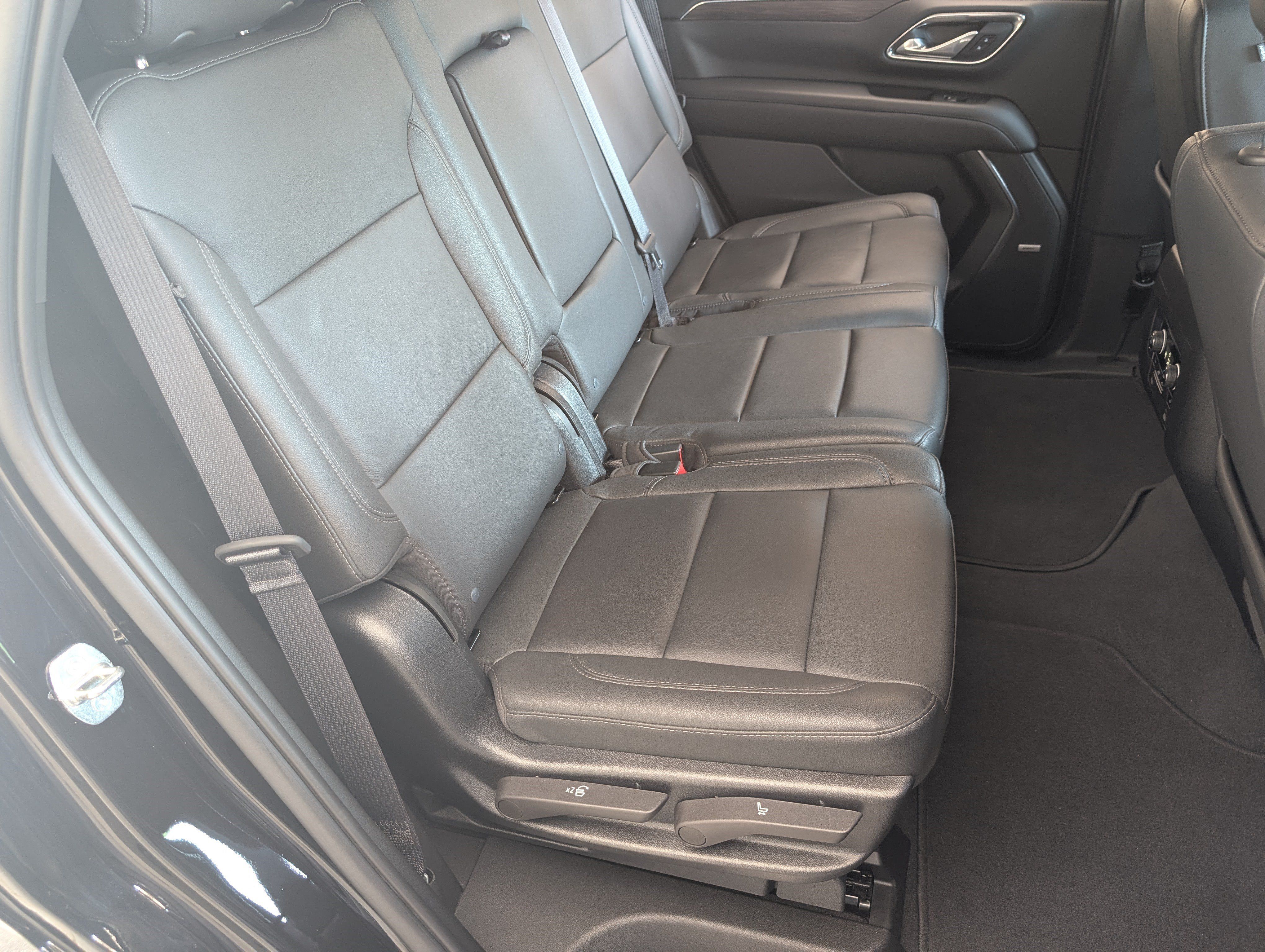 Used 2023 Chevrolet Tahoe LT w/ Luxury Package RWD image 21