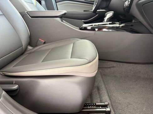 New 2026 Chevrolet Trax ACTIV w/ Sunroof Package FWD image 39