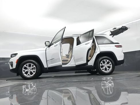 Used 2022 Jeep Grand Cherokee Limited AWD/4WD image 72
