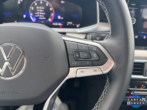 Used 2025 Volkswagen Taos SE image 65